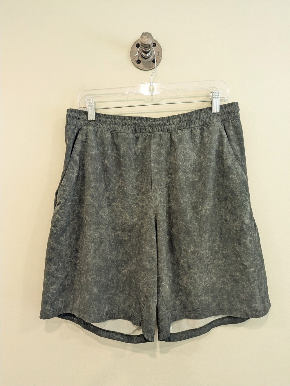 Lululemon Pace Breaker Unlined Shorts Size XL